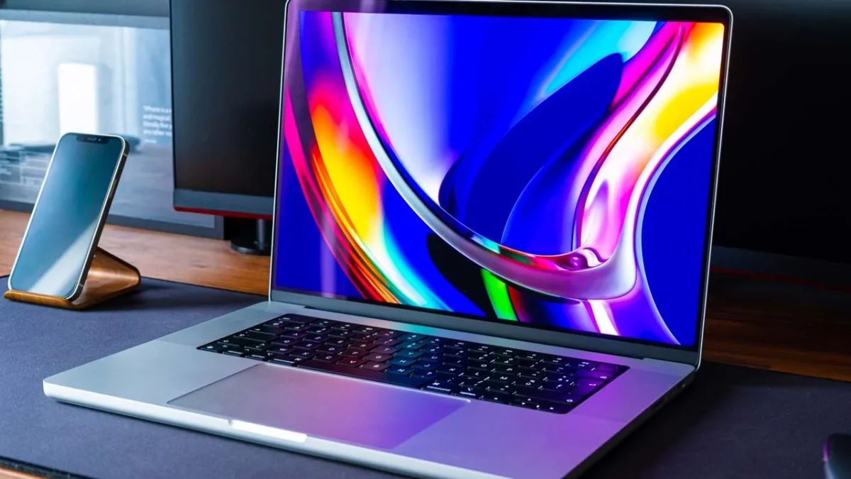 Apple, OLED ve dokunmatik MacBook Pro için testleri genişletiyor