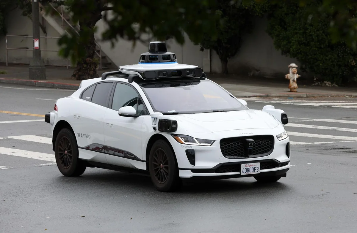 Londra 2026'da Robotaksi Çağına Hazırlanıyor Waymo Öncülüğünde