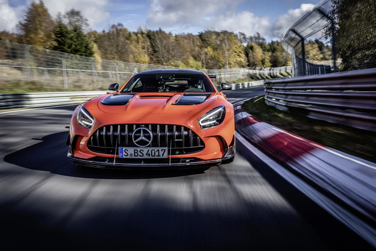 Mercedes-AMG GT XX: 1.341 Beygirlik Canavar Nürburgring'de Rekorları Alt Üst Etti