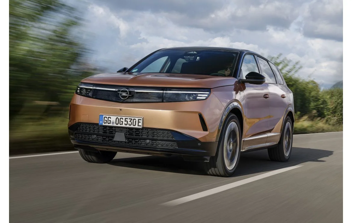 Opel Grandland’in 50.000+ Piksel Farı: Gece Görüşünde Yeni Çağ