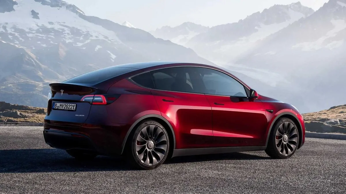Tesla 7 Ekim’e göz kırpıyor: sadeleşen Model Y için son viraj