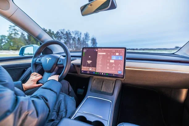 Tesla'nın farları çok parlak çıktı: 20 bin araç geri çağrıldı
