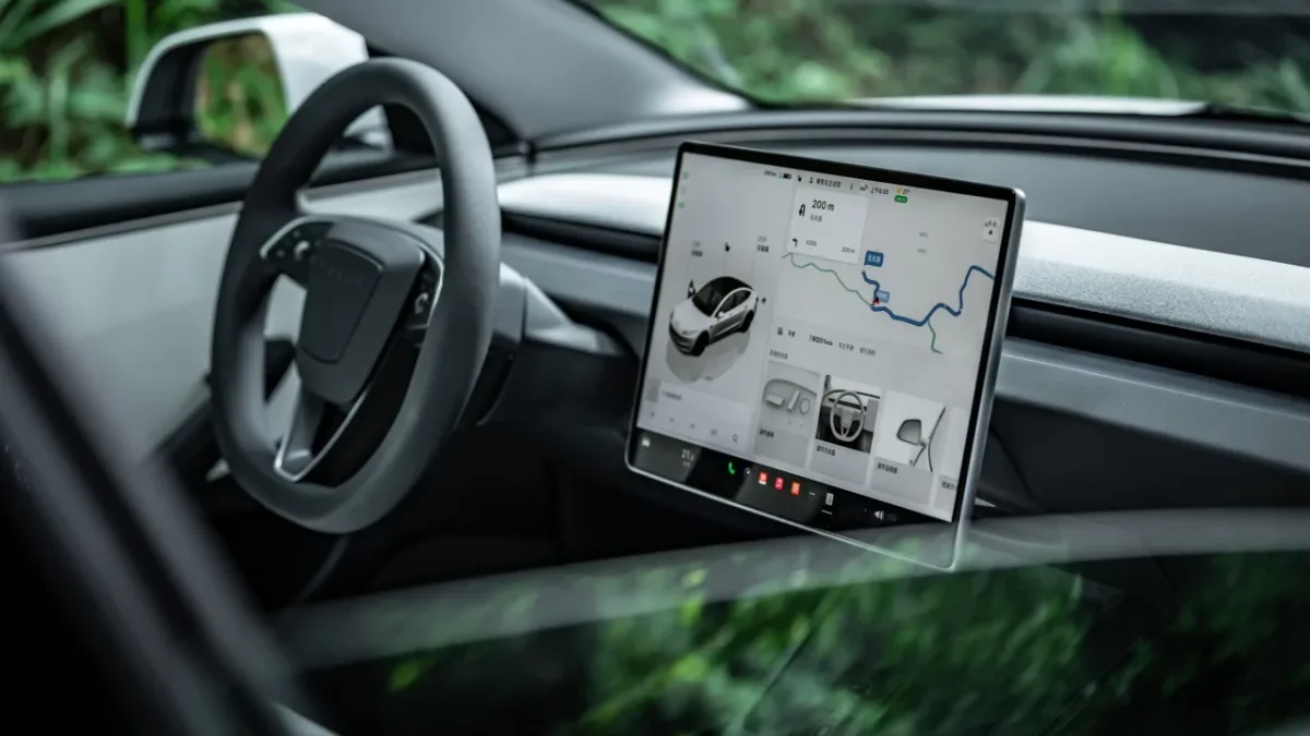 Tesla’nın FSD v14 Hamlesi: Erteleme, 10x Yapay Zeka ve Neler Bekleniyor?