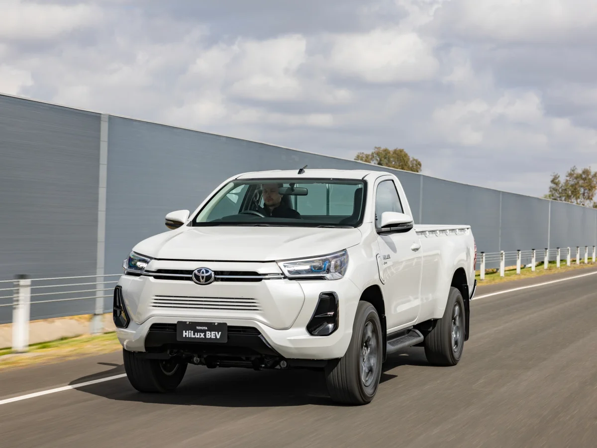 Toyota Hilux Efsanesi Elektrikli Döneme Giriyor