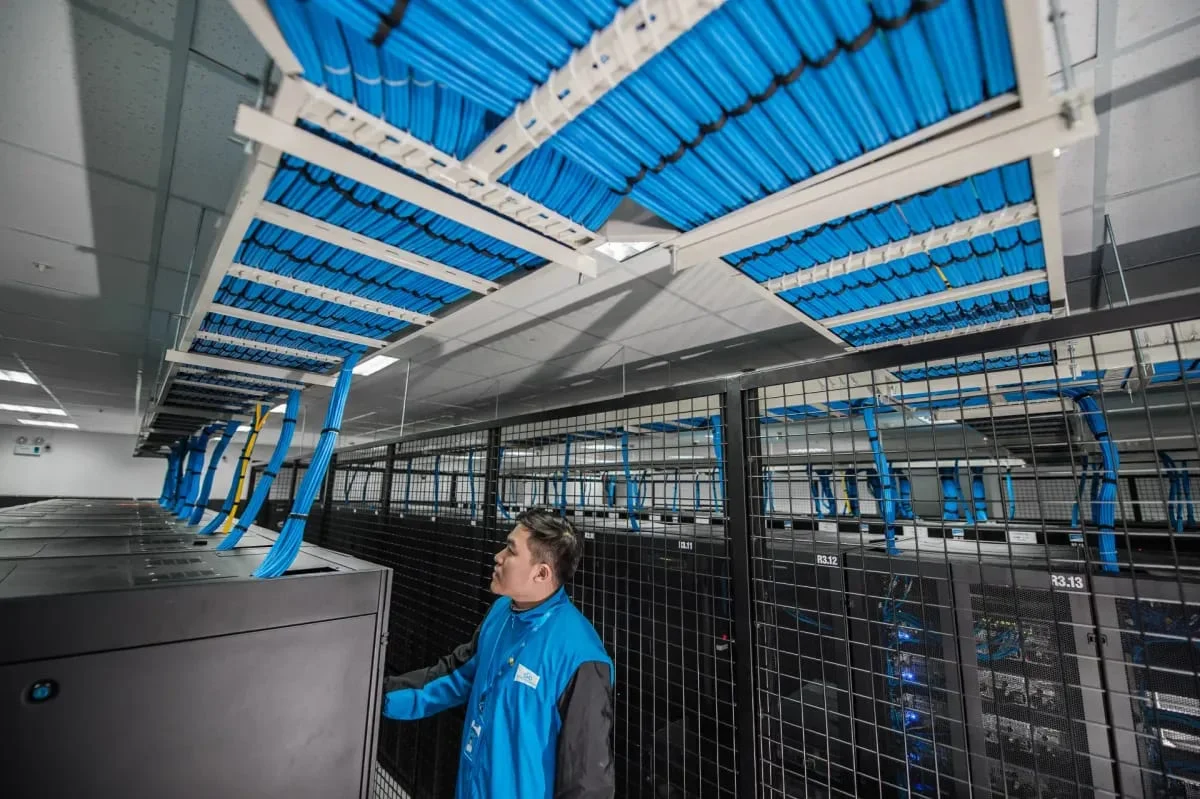 VMware ESXi'de kritik VM kaçış açığı yamalandı: Sistem yeniden başlatmadan güncelleme mümkün